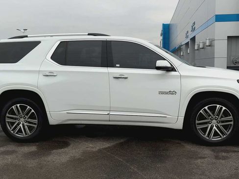 Certified 2022 Chevrolet Traverse High Country image 9
