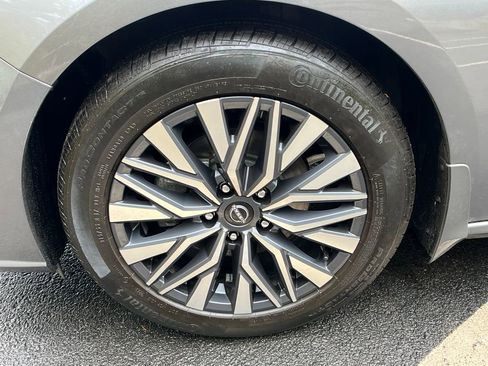 Used 2023 Nissan Altima 2.5 SV w/ SV Premium Package FWD image 25