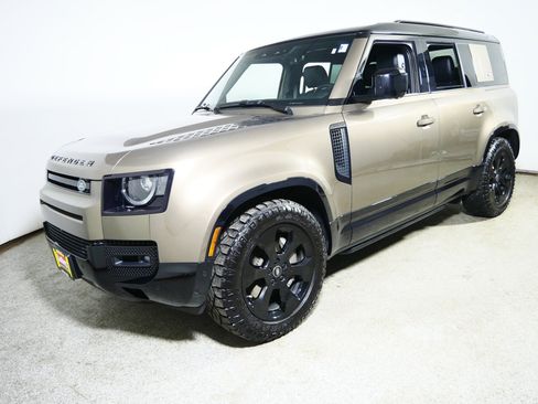 Used 2024 Land Rover Defender 110 X-Dynamic SE image 3