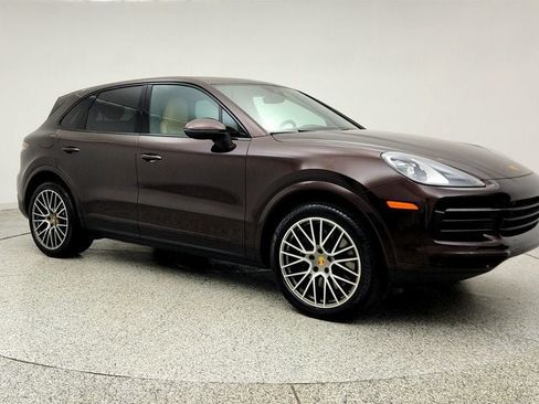 Used 2022 Porsche Cayenne Platinum Edition AWD/4WD image 3