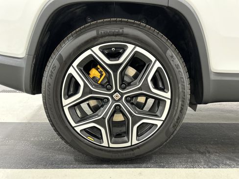 Used 2023 Rivian R1S Adventure AWD/4WD image 12