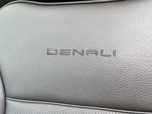 New 2025 GMC Sierra 2500 Denali w/ Denali Reserve Package image 27