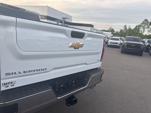 New 2026 Chevrolet Silverado 2500 LTZ w/ LTZ Convenience Package AWD/4WD image 33
