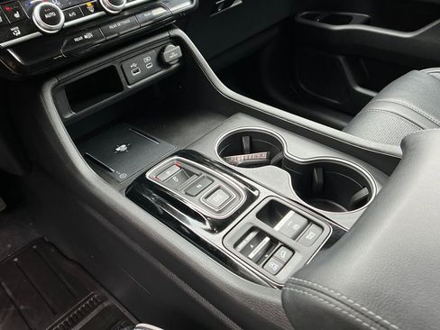 Used 2025 Honda Pilot Elite image 20