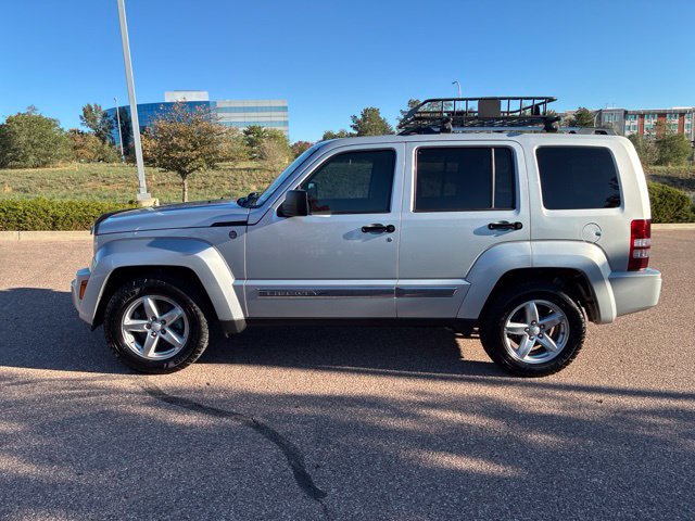Used 2009 Jeep Liberty Limited w/ Premium Group AWD/4WD image 4