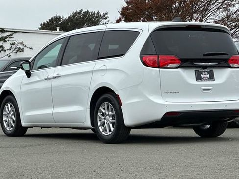 New 2026 Chrysler Voyager LX image 6