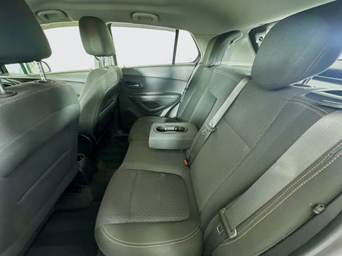 Used 2019 Chevrolet Trax LS image 25