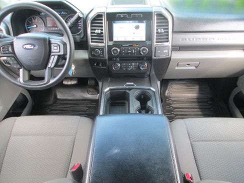 Used 2017 Ford F250 XLT w/ XLT Premium Package image 15