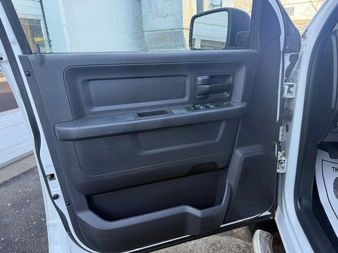 Used 2012 RAM 2500 ST w/ Chrome Appearance Group image 9