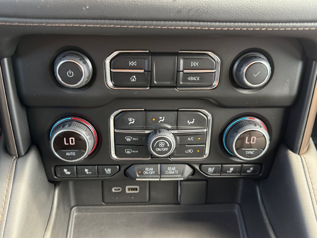Used 2022 Chevrolet Tahoe High Country w/ Premium Package 2 AWD/4WD image 18