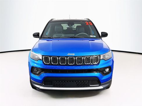 Used 2025 Jeep Compass Limited AWD/4WD image 2