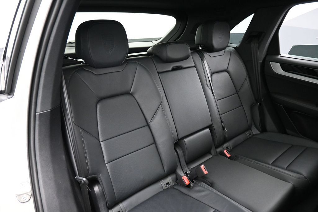 Certified 2026 Porsche Cayenne E-Hybrid AWD/4WD image 27