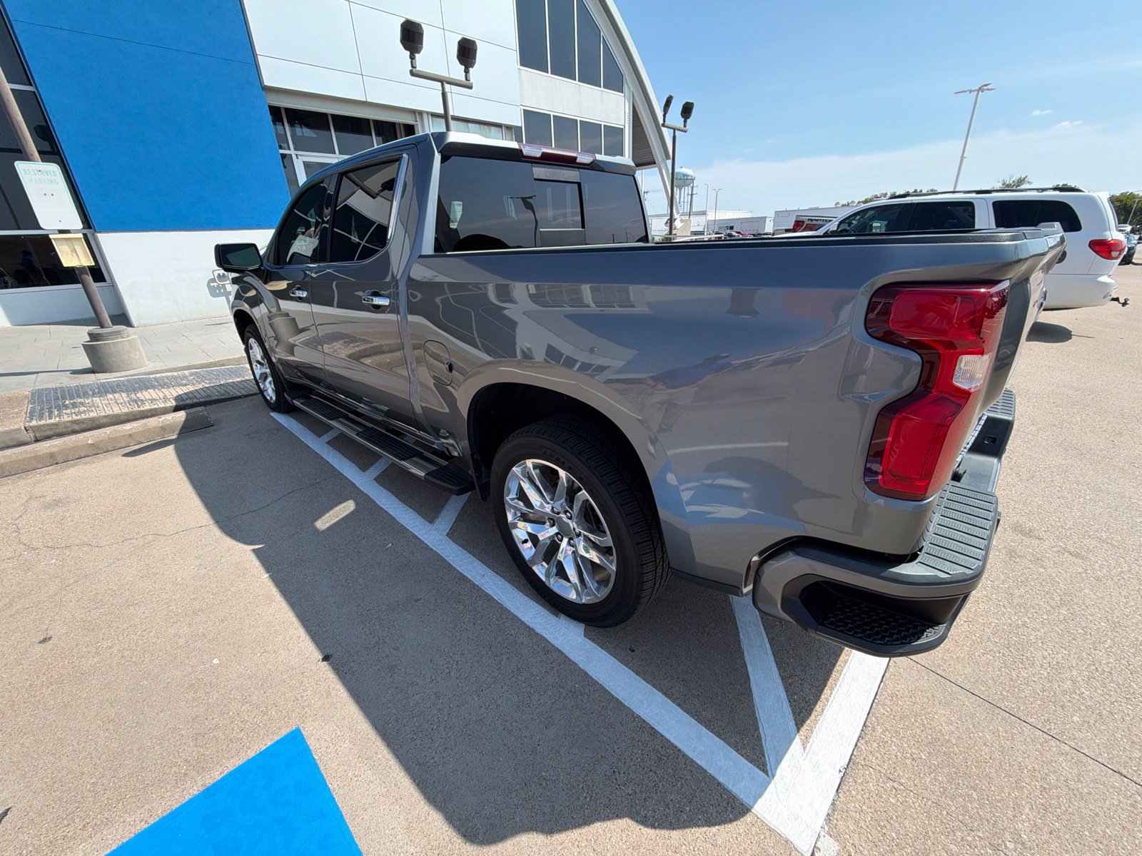 Used 2021 Chevrolet Silverado 1500 High Country AWD/4WD image 15