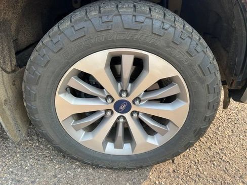 Used 2015 Ford F150 XLT w/ Equipment Group 301A Mid AWD/4WD image 10