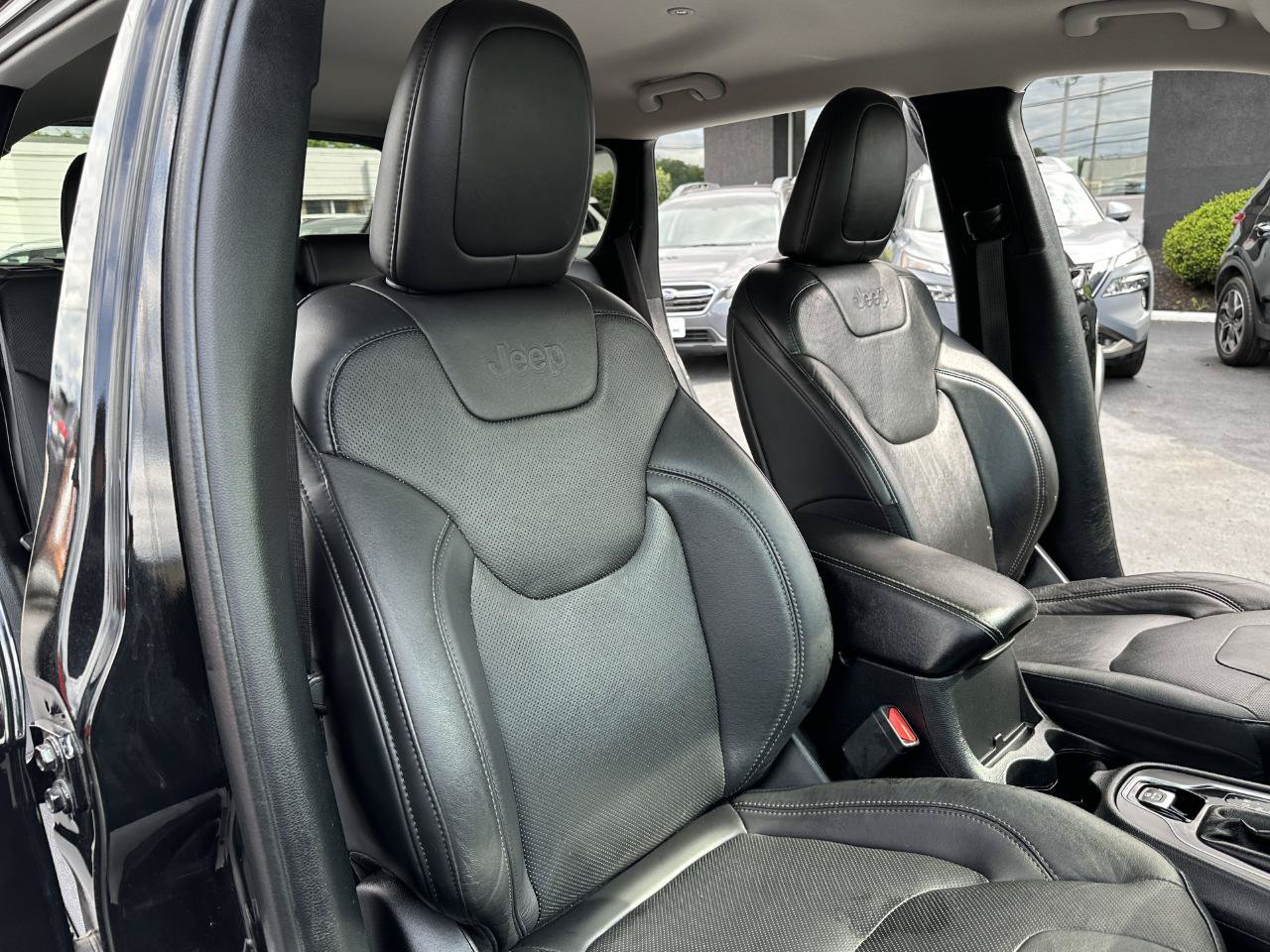 Used 2020 Jeep Cherokee Limited AWD/4WD image 50