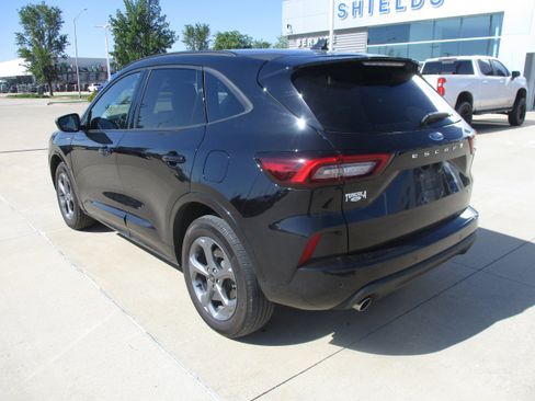 Used 2024 Ford Escape ST-Line w/ Tech Pack #1 AWD/4WD image 4