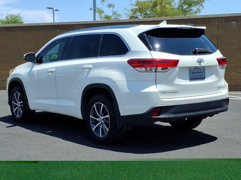 Used 2017 Toyota Highlander XLE AWD/4WD image 5