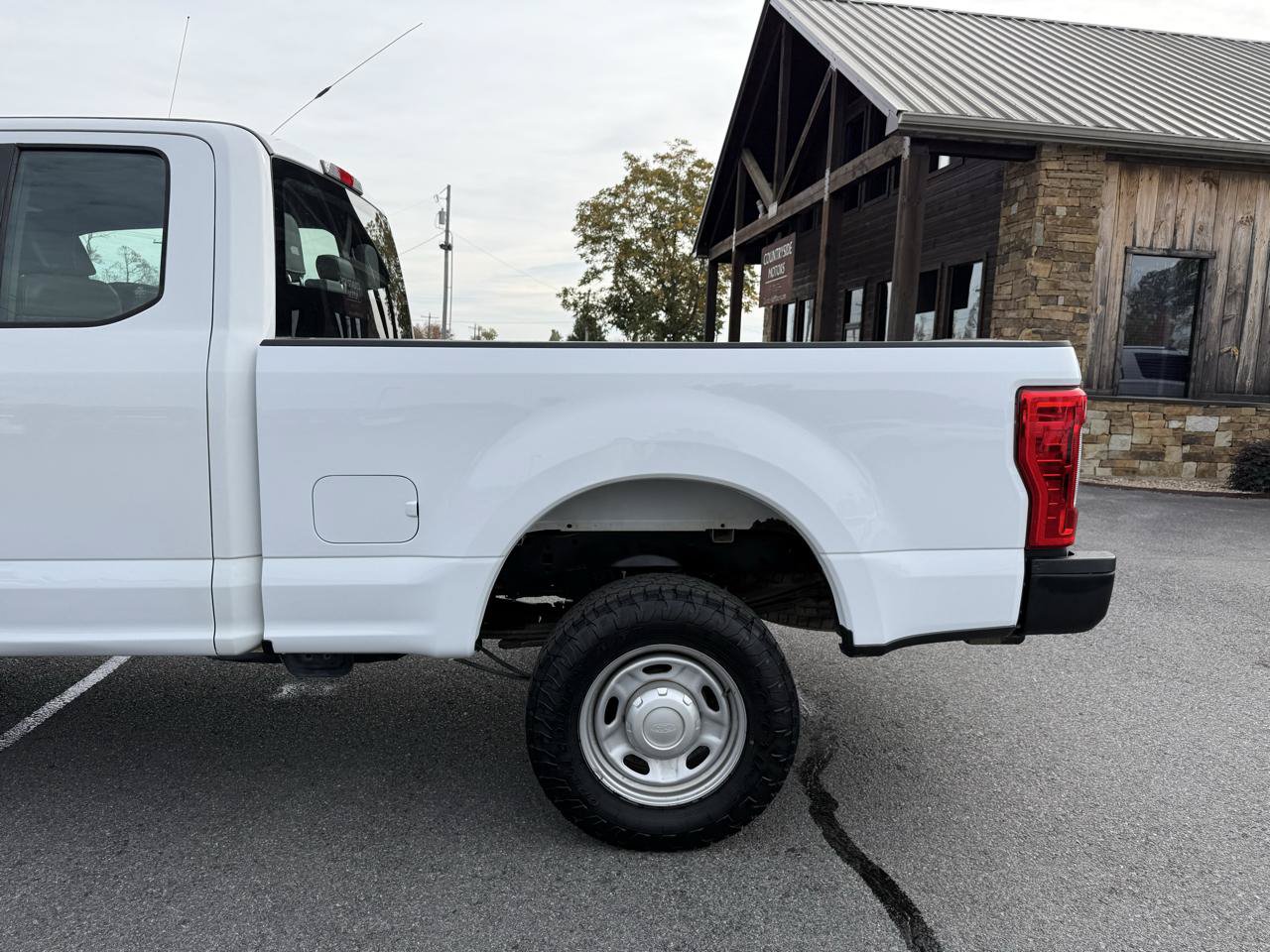 Used 2017 Ford F250 XL w/ Power Equipment Group AWD/4WD image 31