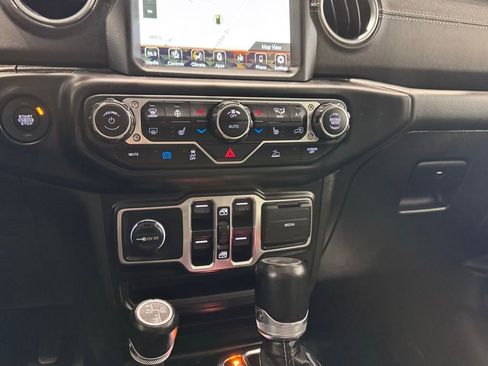 Used 2023 Jeep Wrangler Unlimited Sahara w/ Cold Weather Group image 15