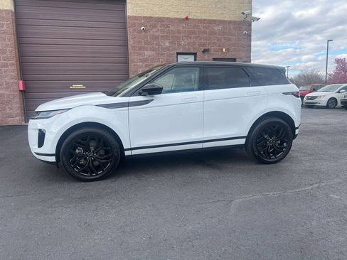 Used 2023 Land Rover Range Rover Evoque SE AWD/4WD image 2