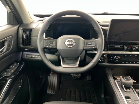 New 2026 Nissan Pathfinder Platinum AWD/4WD image 12