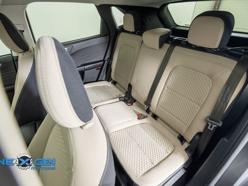 Used 2021 Ford Escape SE FWD image 33
