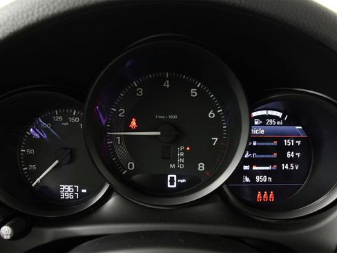 Certified 2025 Porsche Macan image 16