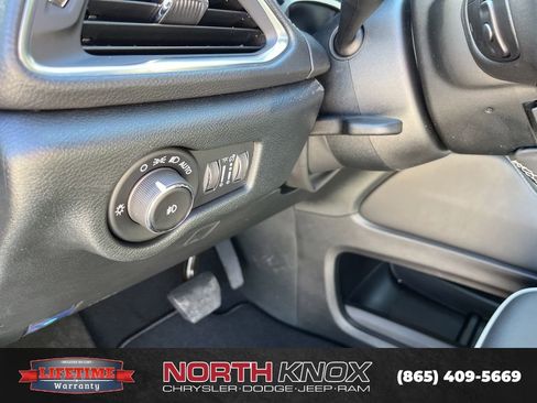 New 2026 Chrysler Pacifica Limited image 7