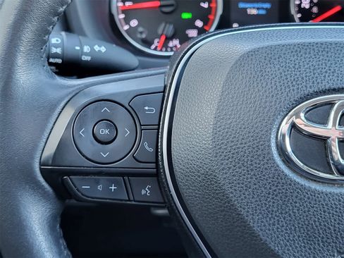 Used 2020 Toyota RAV4 XLE Premium image 25