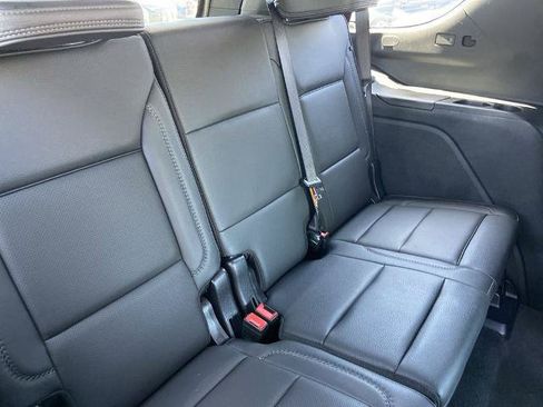 Used 2025 GMC Yukon Denali AWD/4WD image 22