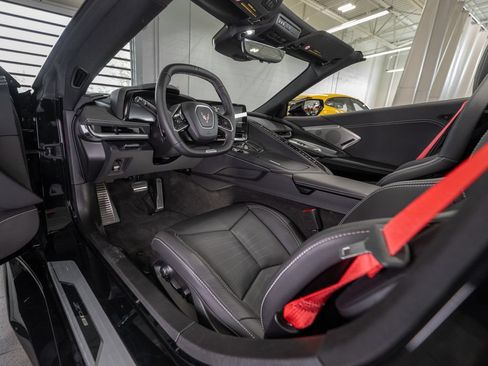 Used 2024 Chevrolet Corvette Z06 RWD image 21