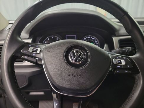 Used 2019 Volkswagen Atlas SE w/ Towing Package image 19