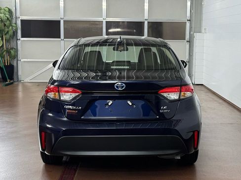Used 2025 Toyota Corolla LE w/ LE Premium Package FWD image 4