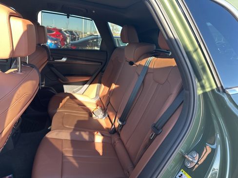 Used 2025 Audi Q5 e Premium Plus w/ Premium Plus Package image 14