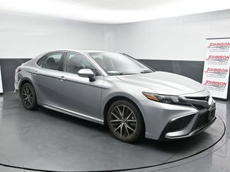Used 2023 Toyota Camry SE video 2