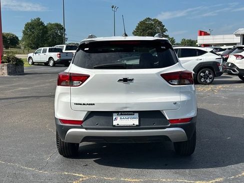 Used 2023 Chevrolet TrailBlazer LT w/ Convenience Package FWD image 4