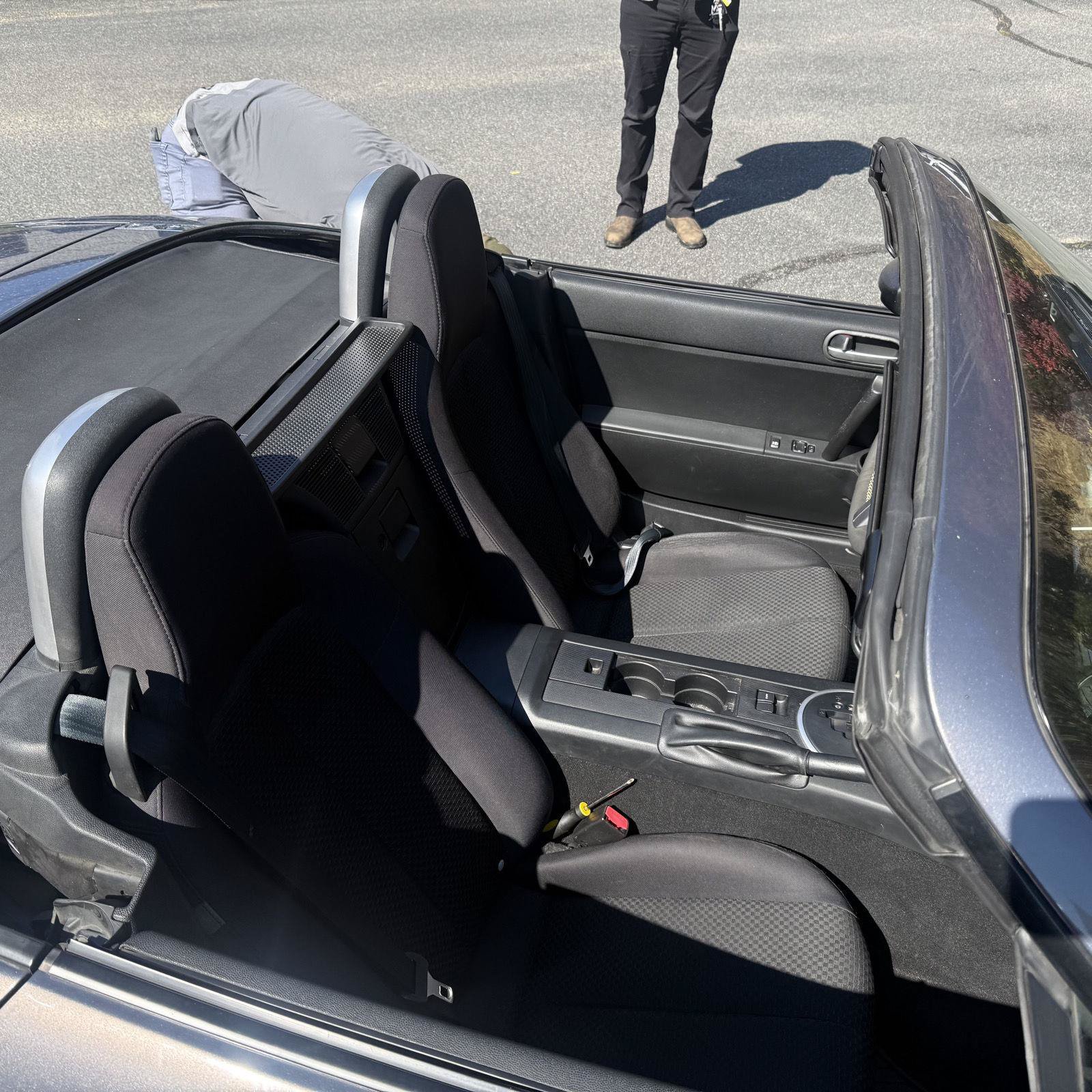 Used 2006 MAZDA MX-5 Miata Touring RWD image 8
