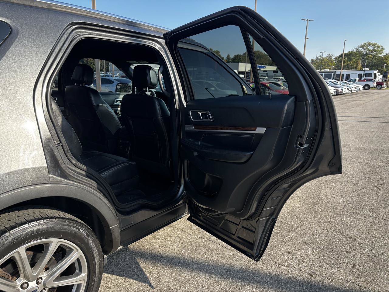 Used 2017 Ford Explorer Limited AWD/4WD image 11