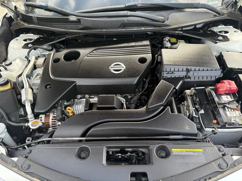 Used 2013 Nissan Altima 2.5 S FWD image 38