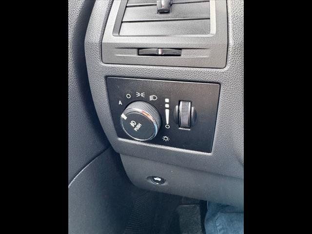 Used 2012 Dodge Challenger R/T RWD image 18