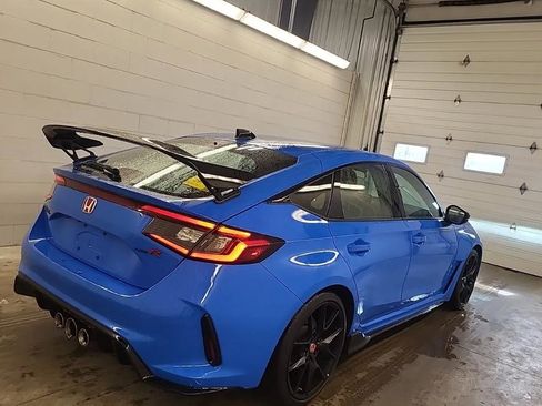 Used 2023 Honda Civic Type R image 2
