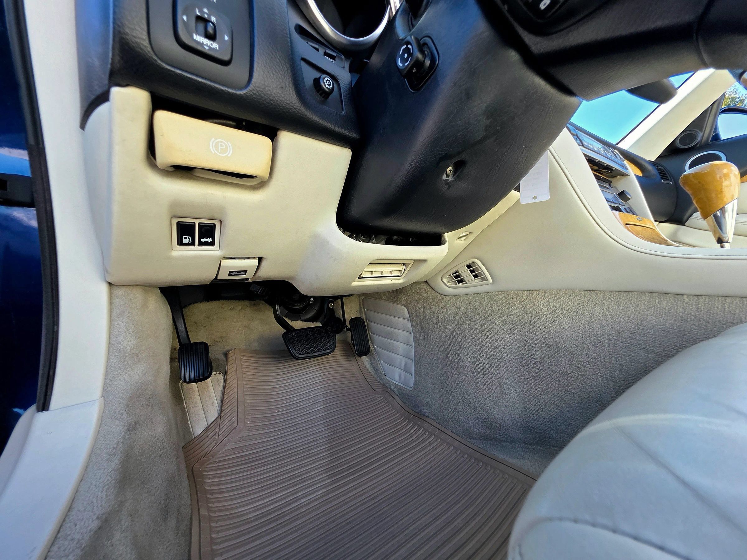 Used 2005 Lexus SC 430 Convertible RWD image 45