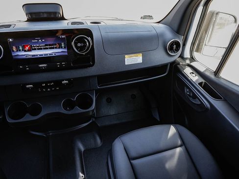 New 2025 Mercedes-Benz Sprinter 2500 image 15