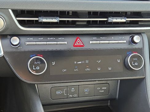 Used 2025 Hyundai Sonata SEL FWD image 27