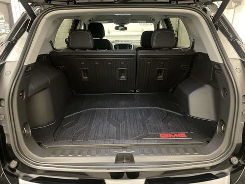 Used 2023 GMC Terrain SLE w/ Driver Convenience Package FWD image 16