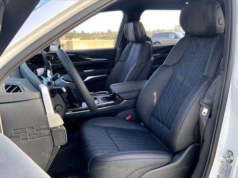 New 2026 Cadillac Escalade IQL Luxury image 12