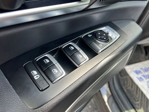Certified 2024 Kia Telluride EX w/ EX Captain's Chair Package AWD/4WD image 32
