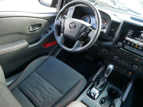 Certified 2024 Nissan Frontier PRO-4X w/ Pro Convenience Package AWD/4WD image 9
