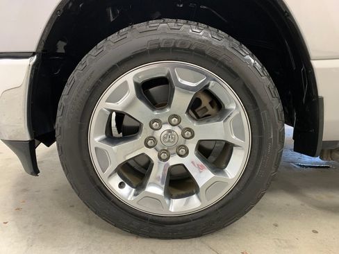 Used 2019 RAM 1500 Big Horn AWD/4WD image 2