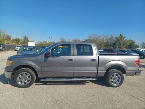 Used 2014 Ford F150 XLT w/ XLT Chrome Package image 2